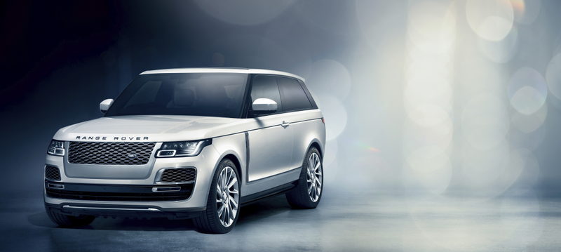 Illustration for article titled The Range Rover SV Coupe Loses Two Doors For $295,000 But It Looks Incredible